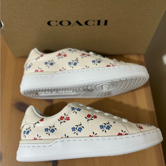 🌸 Coach Clip Low Top Sneaker With Floral Print - Picture 3 of 10